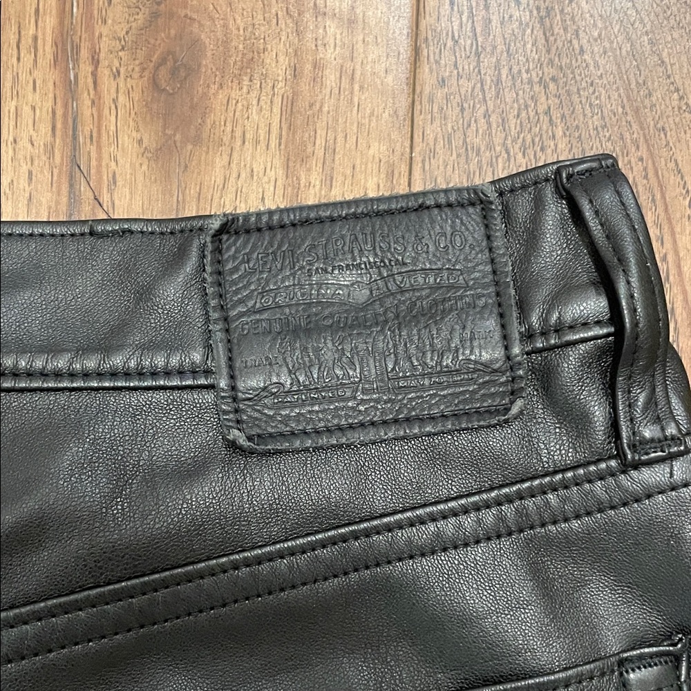 Levi's Baggy Leather Pants in Faux Black Leather, 32 - Picture 12 of 15